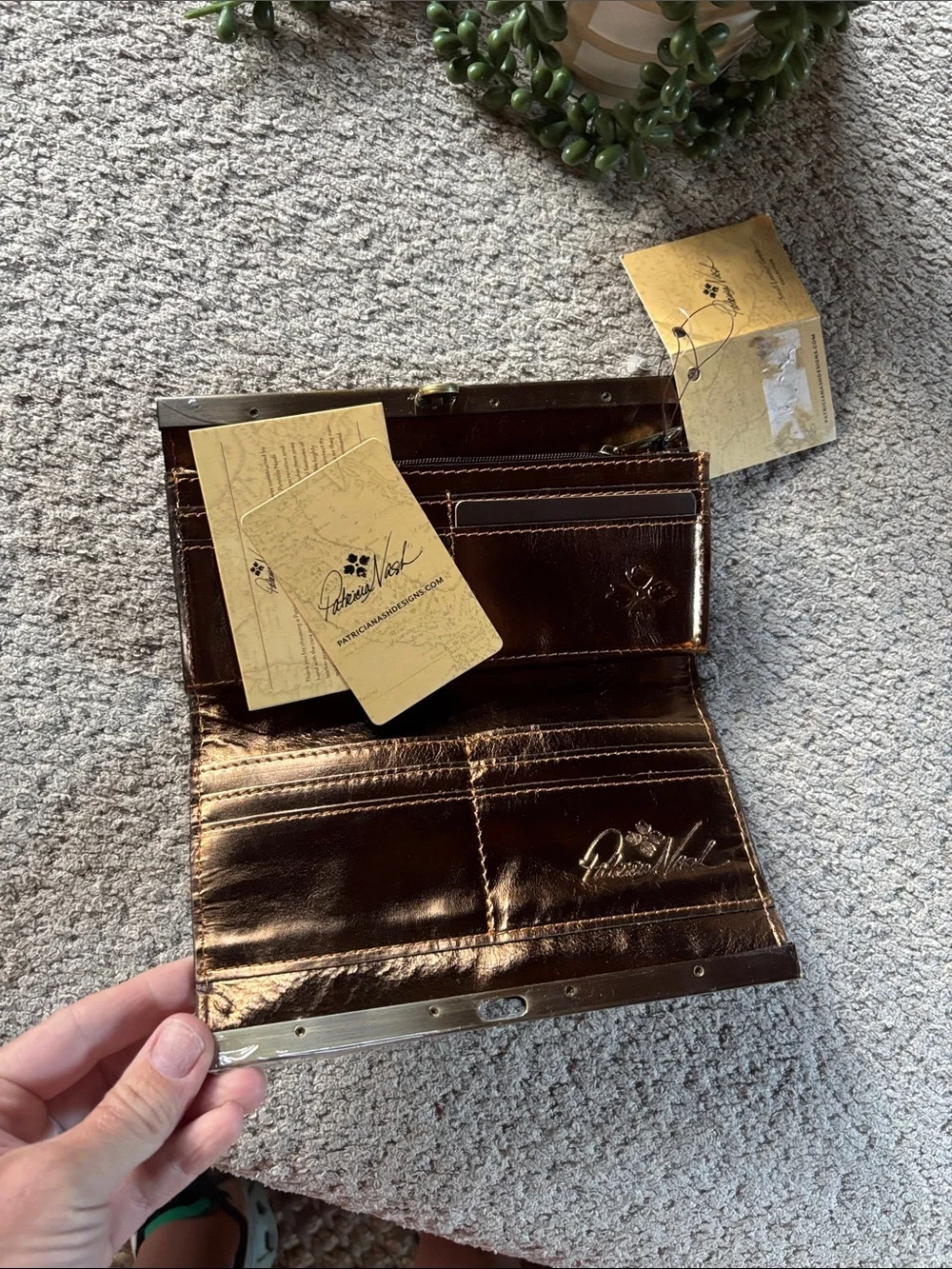 🆕 with tags Patricia Nash Brown Snakeskin Envelope Clutch with Brass Frame